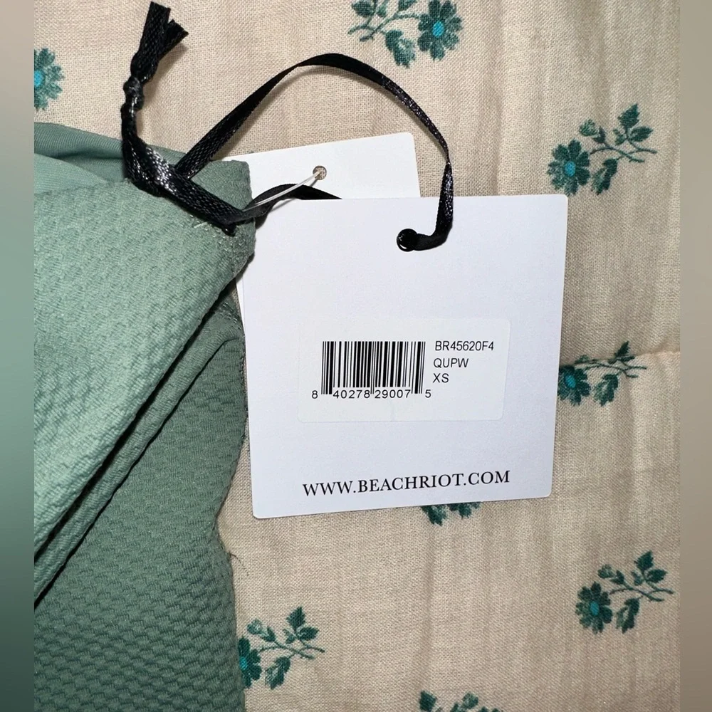 Beach Riot set NWT - Picture 11 of 13